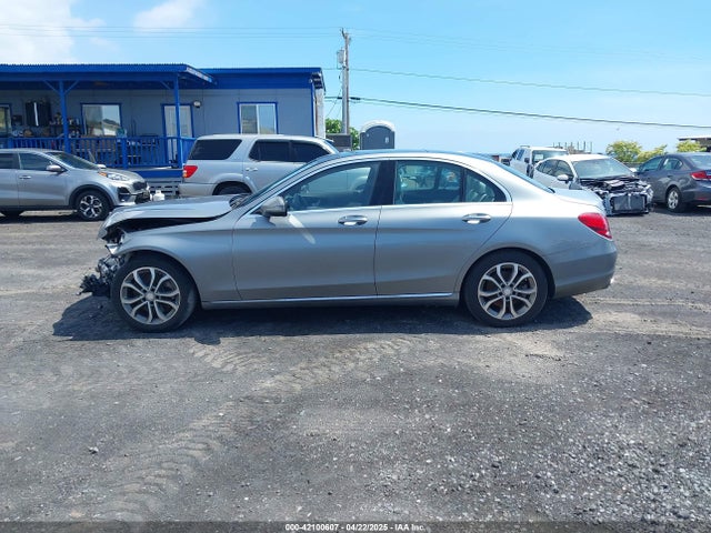 55SWF4JB3GU158133 Mercedes-Benz C-Class