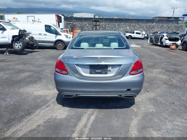 55SWF4JB3GU158133 Mercedes-Benz C-Class