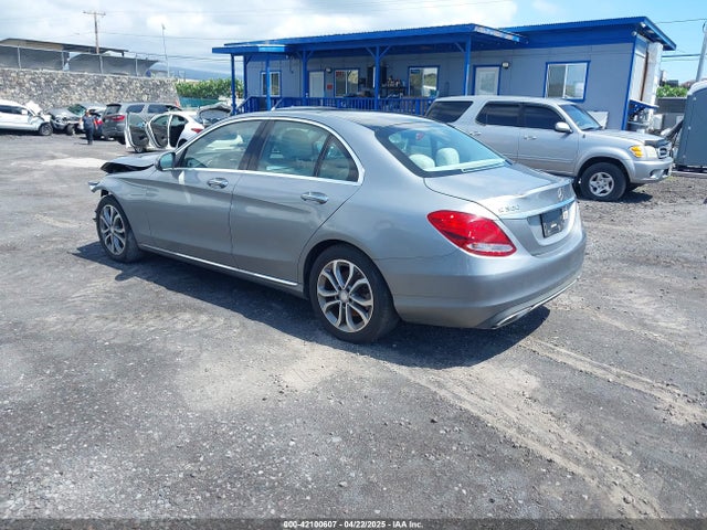 55SWF4JB3GU158133 Mercedes-Benz C-Class