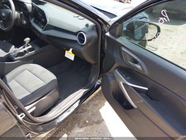2025 CHEVROLET TRAX KL77LFEP2SC163973 Photo 4