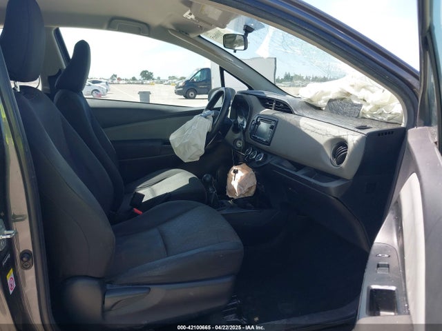 VNKJTUD33FA053390 Toyota YARIS L