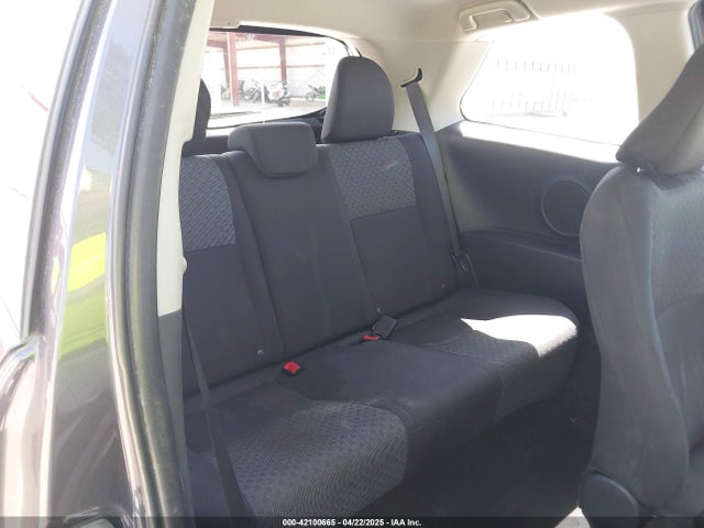 VNKJTUD33FA053390 Toyota YARIS L