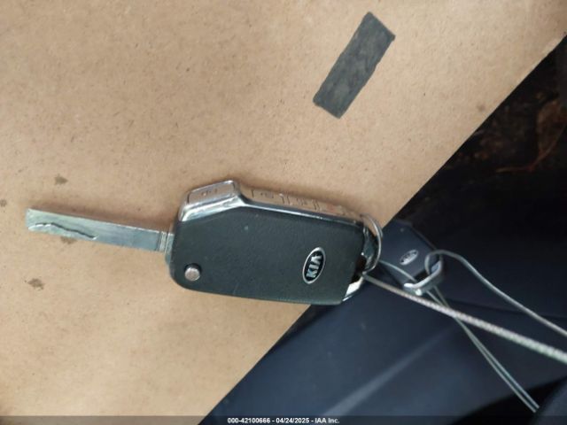 3KPF34AD8KE024941 KIA FORTE S