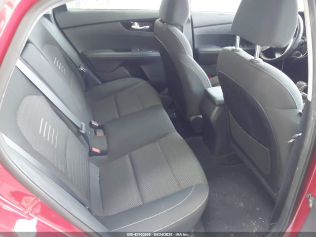 3KPF34AD8KE024941 KIA FORTE S