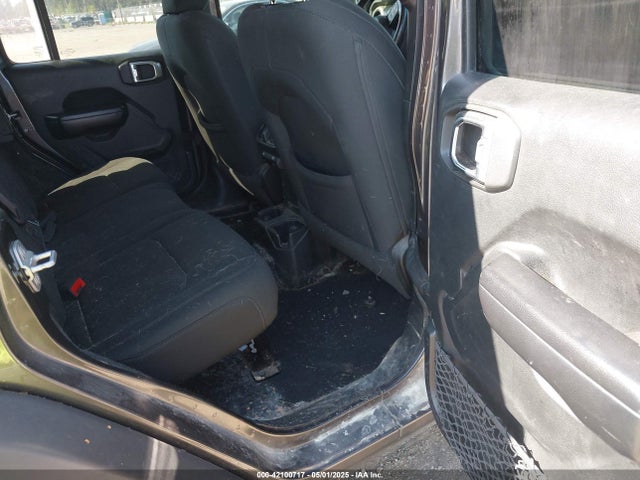 1C4HJXDG2KW558562 Jeep Wrangler Unlimited Sport S 4x4
