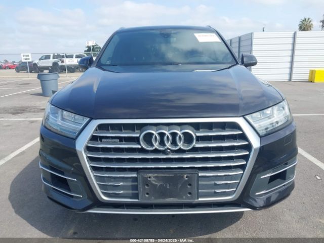 WA1LAAF71JD043867 Audi Q7 3.0t Premium