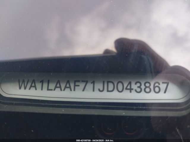 WA1LAAF71JD043867 Audi Q7 3.0t Premium