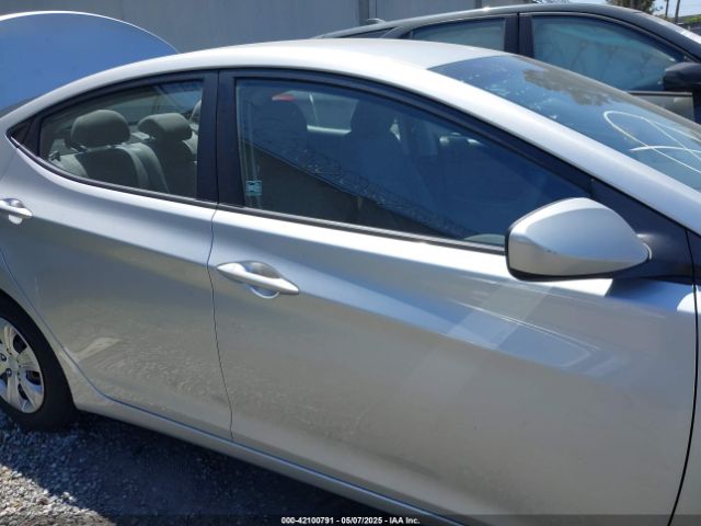 5NPDH4AE6GH667082 Hyundai ELANTRA SE