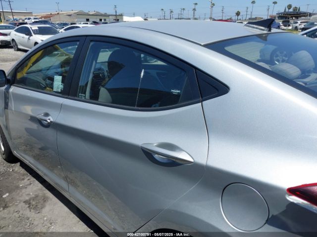 5NPDH4AE6GH667082 Hyundai ELANTRA SE