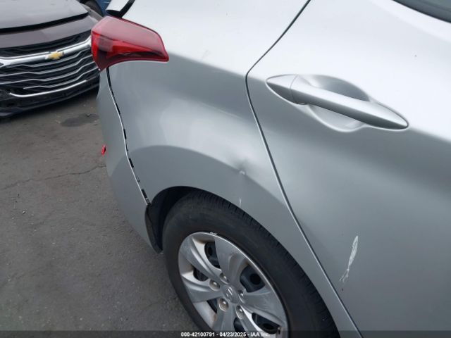 5NPDH4AE6GH667082 Hyundai ELANTRA SE