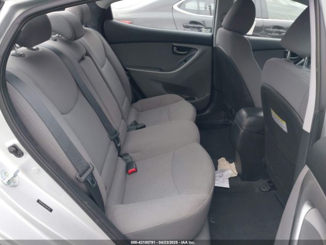5NPDH4AE6GH667082 Hyundai ELANTRA SE