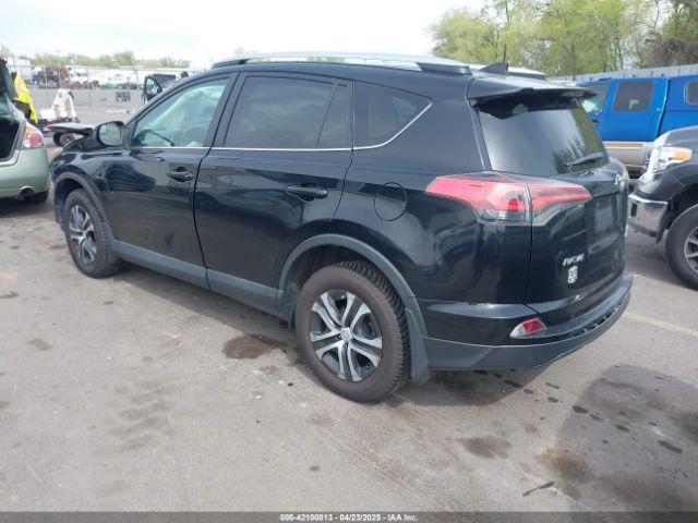 2T3BFREV7GW530858 Toyota RAV4 LE
