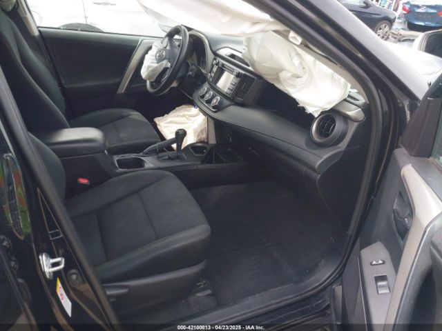 2T3BFREV7GW530858 Toyota RAV4 LE