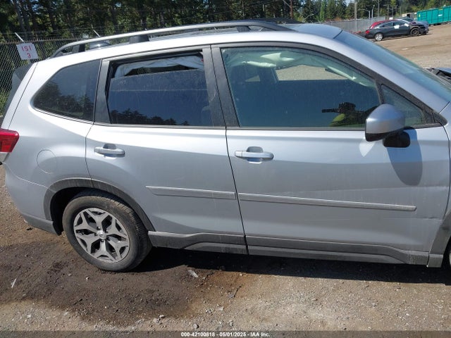JF2SKADC8RH494444 Subaru Forester Premium