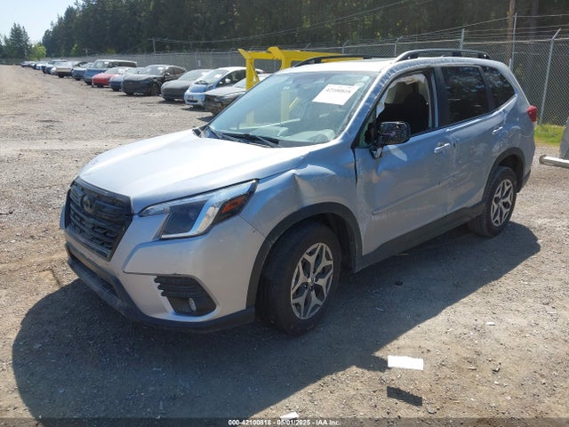 JF2SKADC8RH494444 Subaru Forester Premium