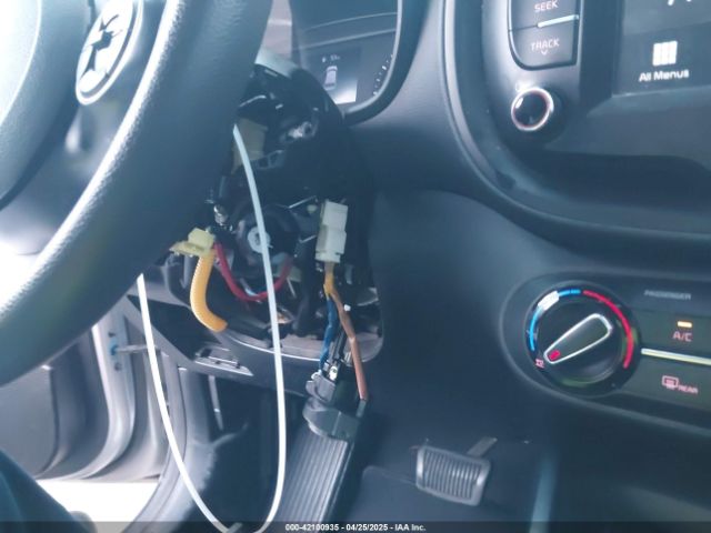 KNDJ23AU6L7104358 KIA SOUL LX
