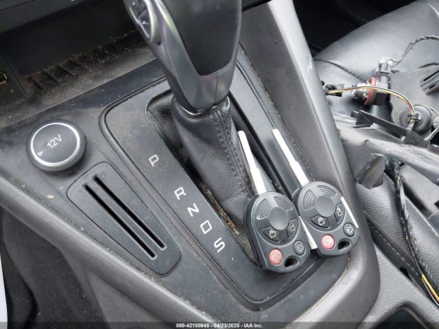 1FADP3K27FL387012 Ford FOCUS SE