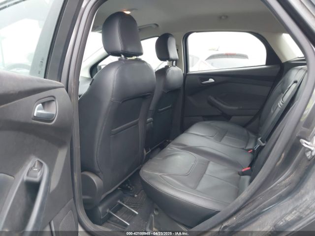 1FADP3K27FL387012 Ford FOCUS SE