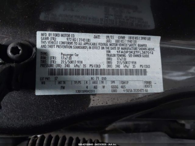 1FADP3K27FL387012 Ford FOCUS SE
