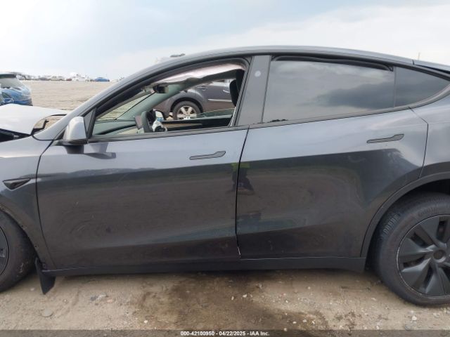 7SAYGDED7SA373235 Tesla Model Y Long Range Dual Motor All-wheel Drive