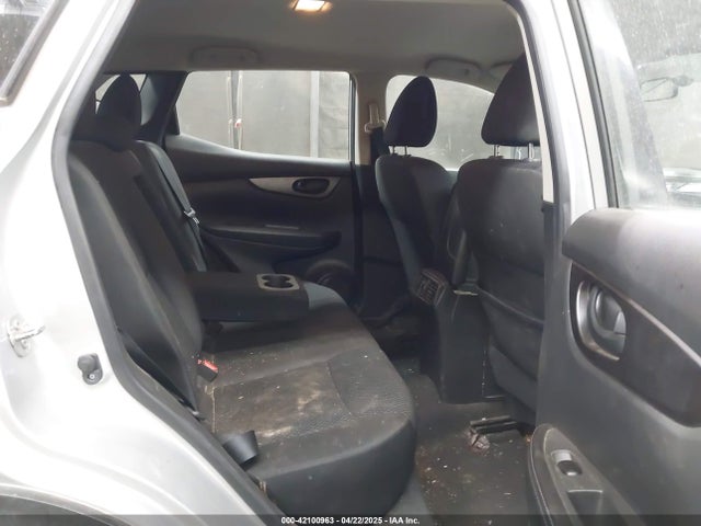JN1BJ1CP6JW182096 Nissan Rogue Sport S