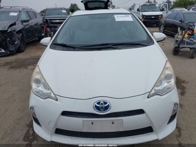 JTDKDTB37E1559827 Toyota Prius C One