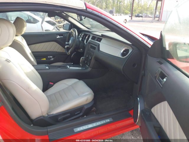 1ZVBP8EM9E5275890 Ford Mustang V6 Premium