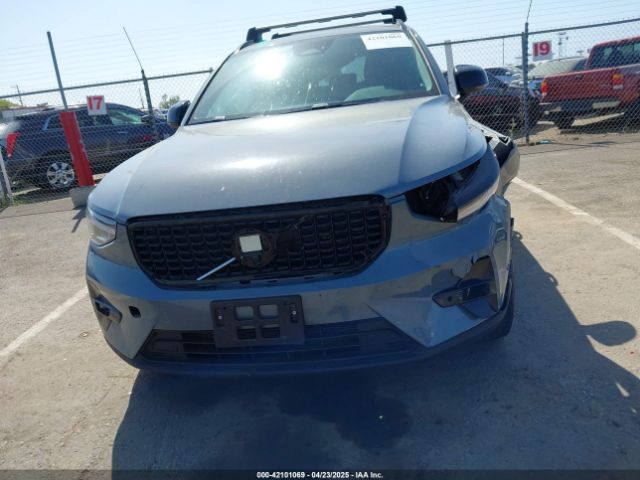 YV4L12UX9P2060819 Volvo Xc40 B5 Ultimate Dark Theme