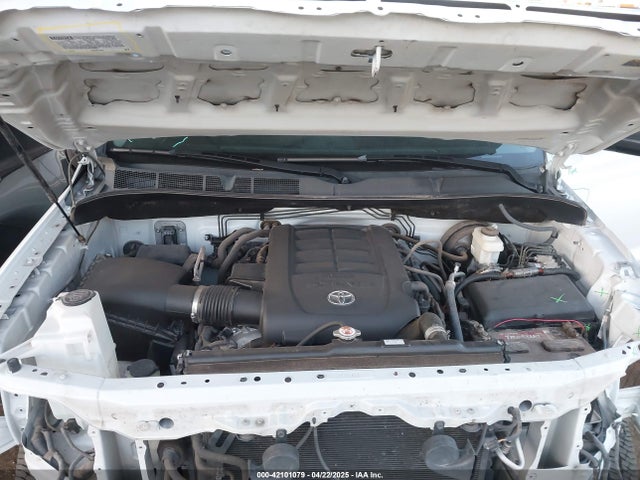 5TFDY5F1XJX710426 Toyota Tundra Sr5 5.7l V8