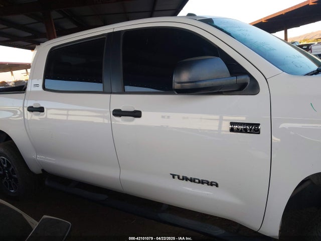 5TFDY5F1XJX710426 Toyota Tundra Sr5 5.7l V8