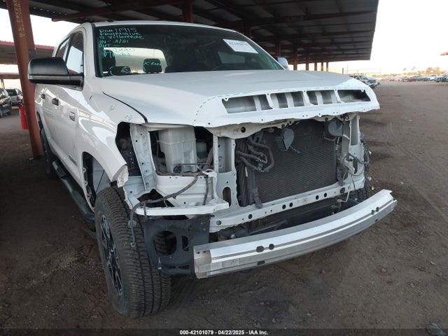 5TFDY5F1XJX710426 Toyota Tundra Sr5 5.7l V8