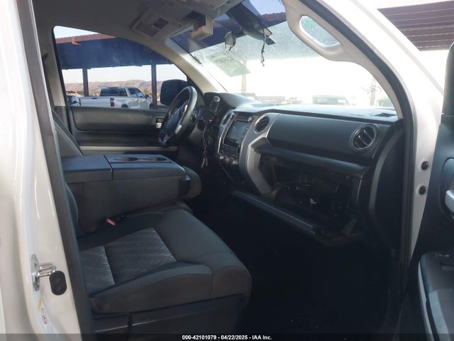 5TFDY5F1XJX710426 Toyota Tundra Sr5 5.7l V8