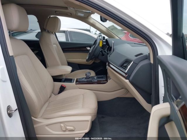 WA1CNAFY8J2198974 Audi Q5 2.0t Premium/2.0t Tech Premium