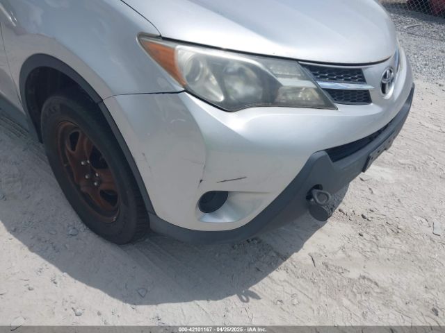 2T3BFREV1EW143929 Toyota RAV4 LE