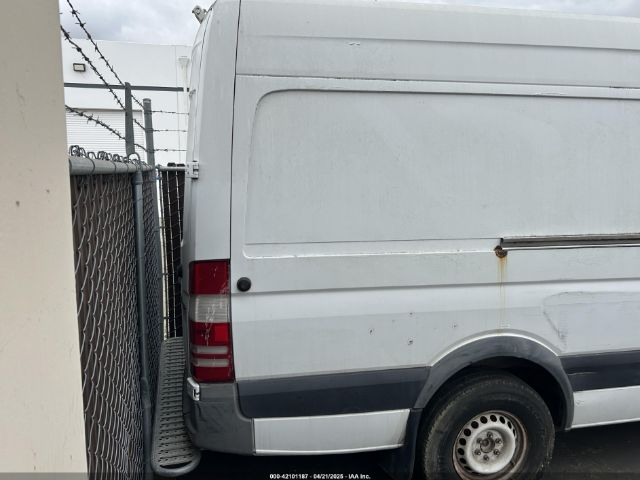 2012 MERCEDES-BENZ SPRINTER 2500 WD3PE8CB8C5676919 Photo 2