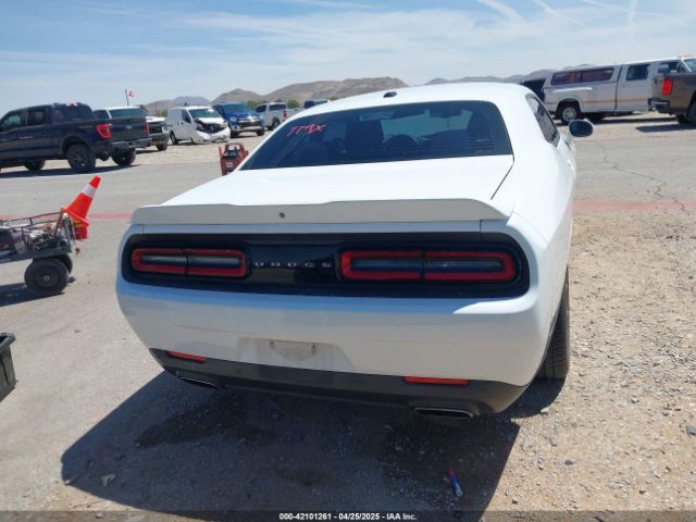 2C3CDZAG6FH914148 Dodge Challenger Sxt