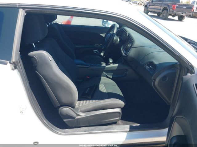 2C3CDZAG6FH914148 Dodge Challenger Sxt