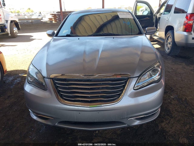 Chrysler 200 Touring 2014 1C3CCBBG7EN144847 Image 12