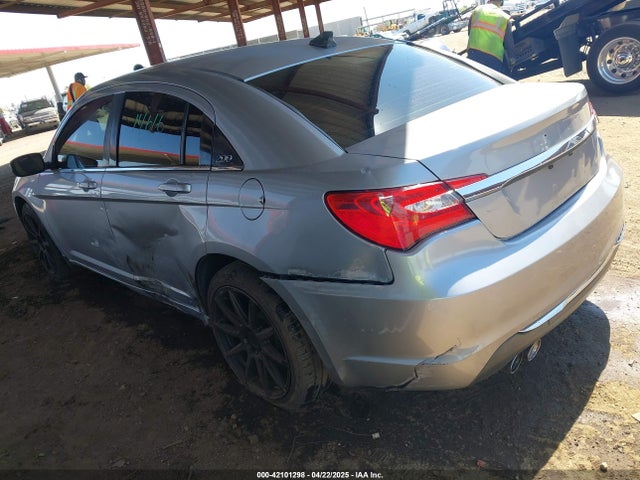 Chrysler 200 Touring 2014 1C3CCBBG7EN144847 Image 3