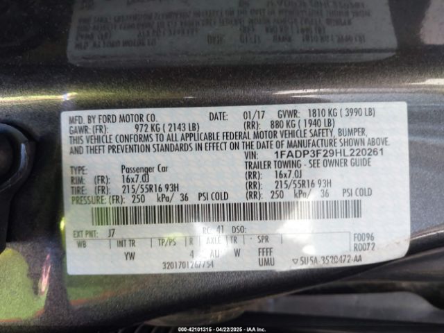 1FADP3F29HL220261 Ford FOCUS SE