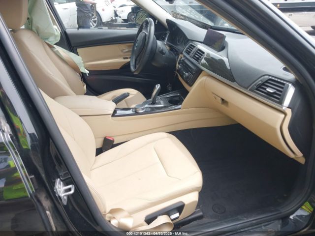 WBA8A3C53JA067399 BMW 320i Xdrive