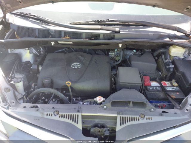 5TDYZ3DC9JS909397 Toyota Sienna Limited 7 Passenger