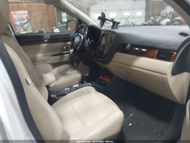 JA4JZ4AX8EZ016523 Mitsubishi OUTLANDER GT