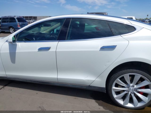 5YJSA1H13EFP33659 Tesla Model S P85