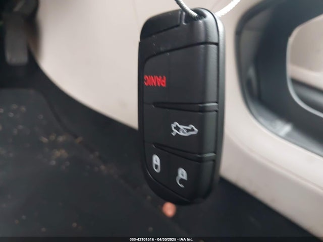 1C3CCCAB7GN139064 Chrysler 200 Limited