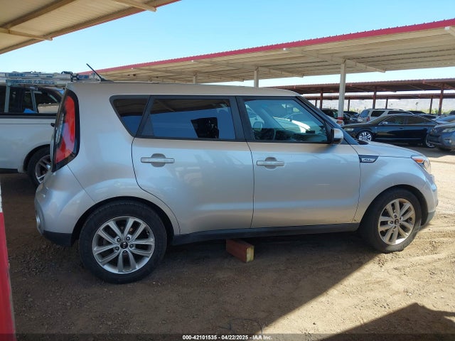 KIA SOUL + 2017 KNDJP3A59H7429054 Image 13