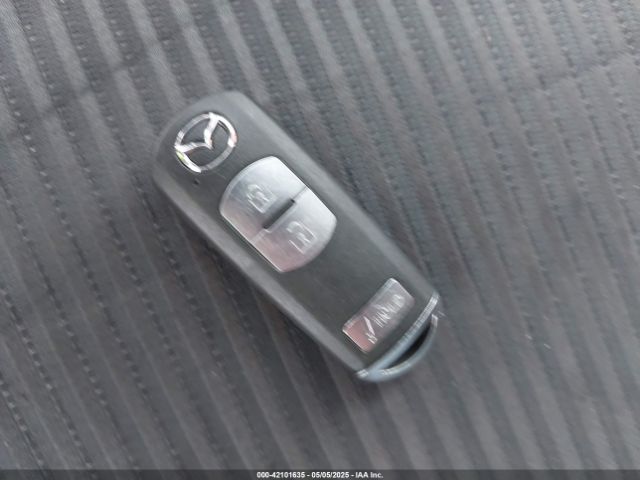 JM1BM1U77G1284645 Mazda MAZDA3