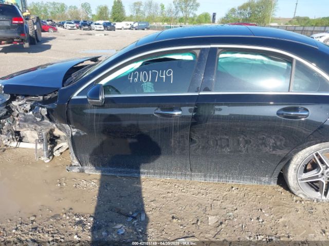W1K3G4FB4NJ367693 Mercedes-Benz A 220 4matic