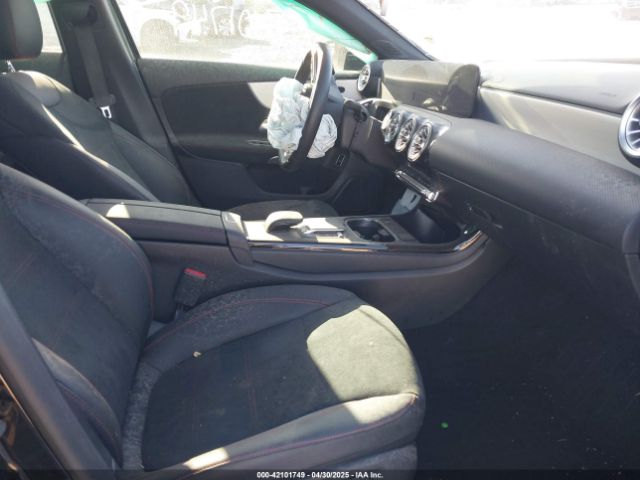 2022 MERCEDES-BENZ A 220 W1K3G4FB4NJ367693 Photo 4
