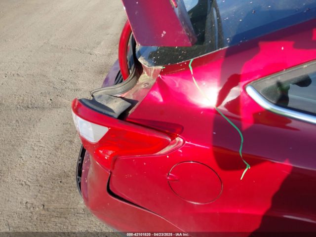 1FADP3J21EL104555 Ford Focus Titanium